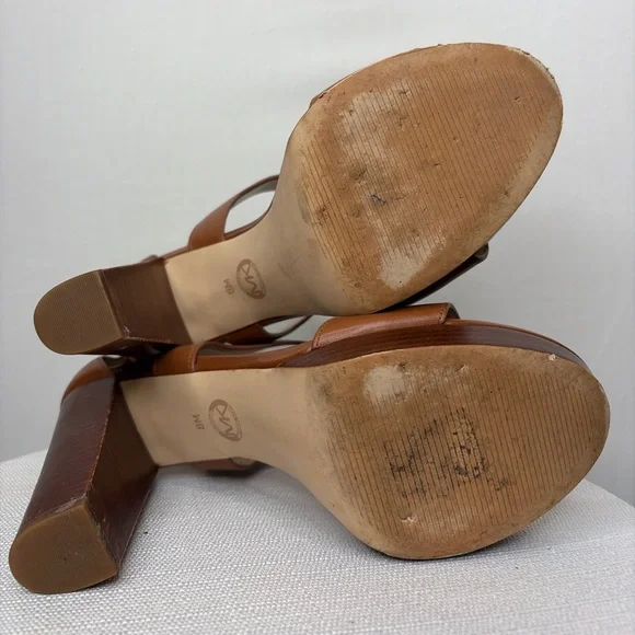 Michael Kors Brown Leather Front Zip Block Heel Sandals Size 8(B94)”✨ - Picture 9 of 11